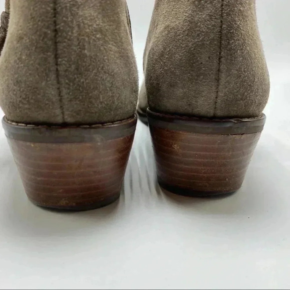 Vionic Serena ankle boots side zip suede heeled booties size 7 - Picture 8 of 8